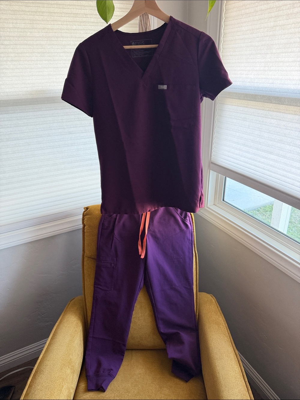 Figs eggplant Zamora Set with Coral Drawstring